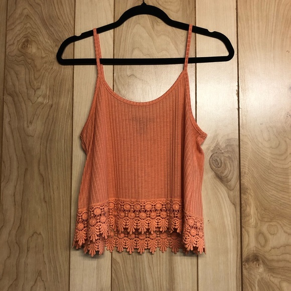🎀3/$25 Forever 21 crochet bottom tank